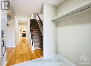 416 Viewmount Dr in Ottawa, ON - Building Photo - Building Photo