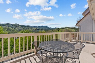 32126 Canyon Ridge Dr in Westlake Village, CA - Building Photo - Building Photo