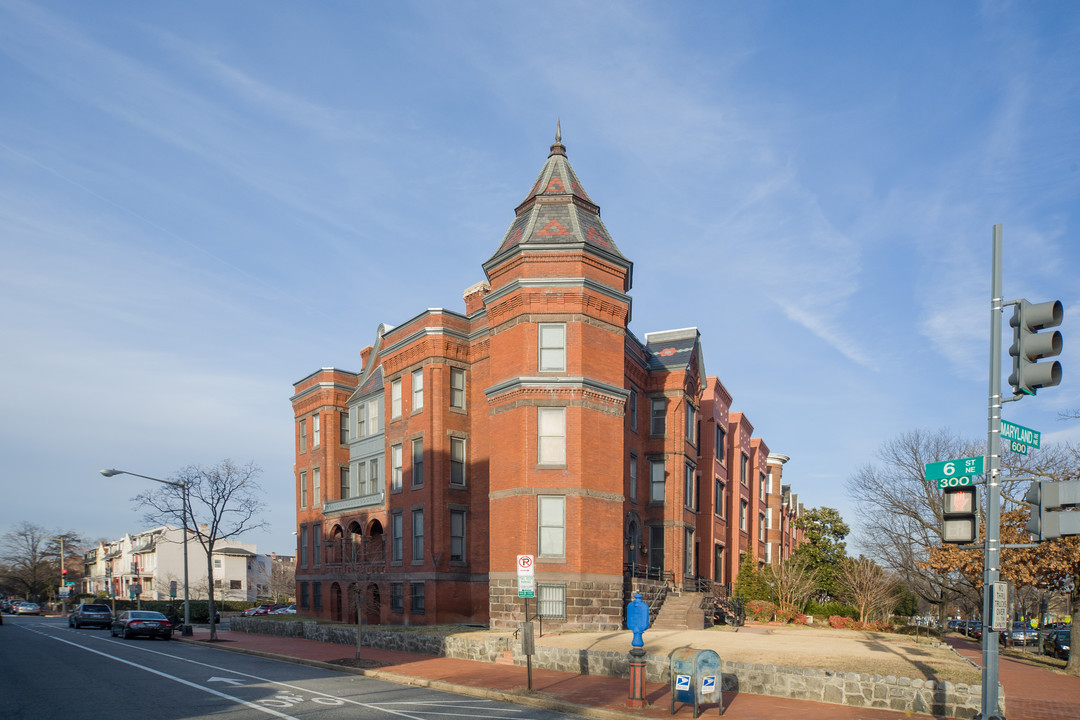 Cavendish Condominiums in Washington, DC - Building Photo