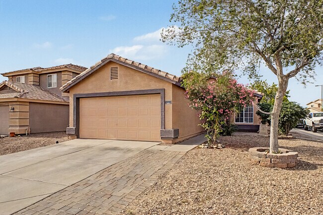 21990 W Solano Dr in Buckeye, AZ - Building Photo - Building Photo