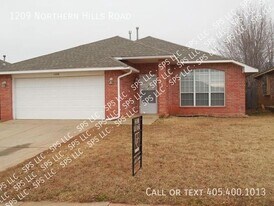 1209 Northern Hills Rd in Norman, OK - Building Photo