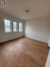 11 Mission St in Wasaga Beach, ON - Building Photo - Building Photo