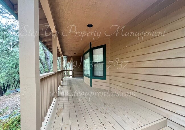17600 Brentwood Ln in Twain Harte, CA - Building Photo - Building Photo