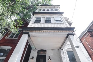 275 Bronson Ave in Ottawa, ON - Building Photo