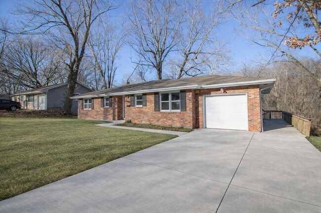 715 Bluffdale Dr in Columbia, MO - Building Photo - Building Photo