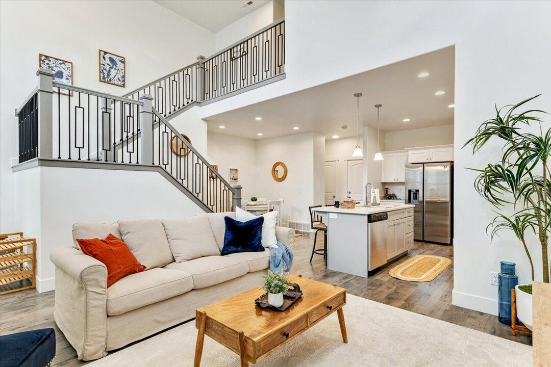 1464 N 3830 W in Eagle Mountain, UT - Building Photo