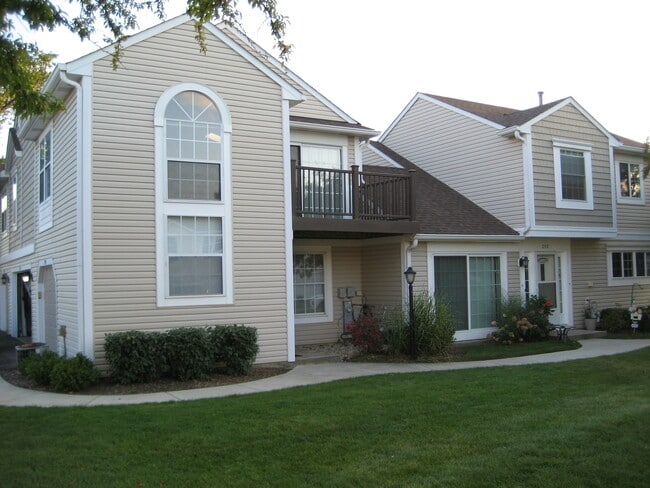 294 Le Parc Cir in Buffalo Grove, IL - Building Photo - Building Photo