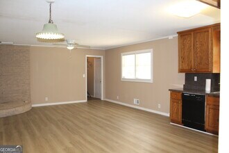 289 Bruce St in Loganville, GA - Building Photo - Building Photo