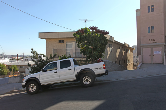 870 N Bunker Hill Ave in Los Angeles, CA - Building Photo - Building Photo