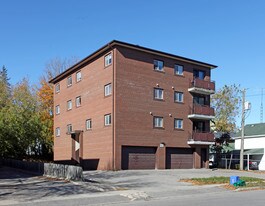 138 Ash St Apartments