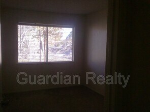 2209 Tall Pine Dr in Las Vegas, NV - Building Photo - Building Photo