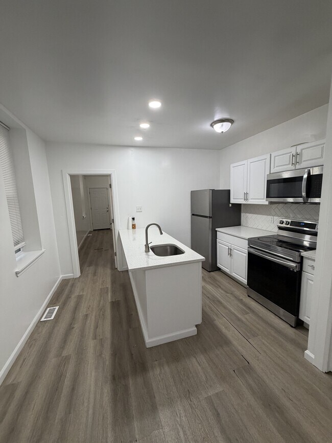 3204 Cecil B. Moore Ave in Philadelphia, PA - Building Photo - Building Photo