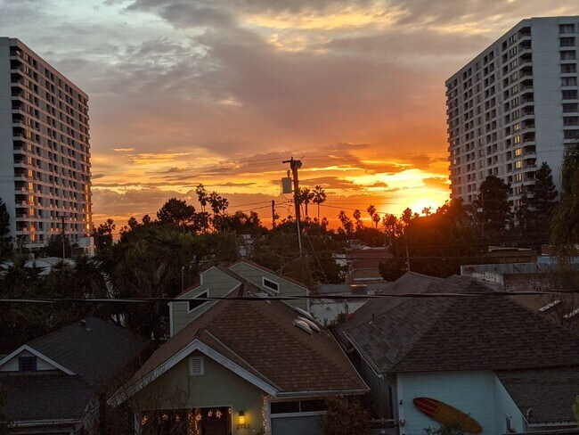 2721 2nd St, Unit #220 in Santa Monica, CA - Building Photo - Building Photo