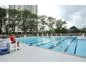 9 Hawthorne Pl, Unit 6-O in Boston, MA - Foto de edificio - Building Photo