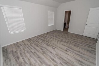 3229 Primrose Dr in Texas City, TX - Building Photo - Building Photo
