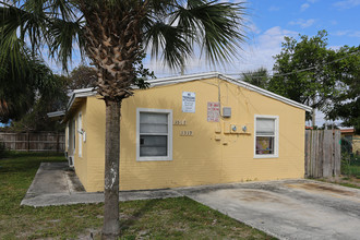 3517 Windsor Ave in West Palm Beach, FL - Building Photo - Building Photo