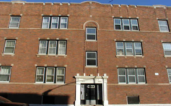 2666-2670 E 78th St in Chicago, IL - Foto de edificio