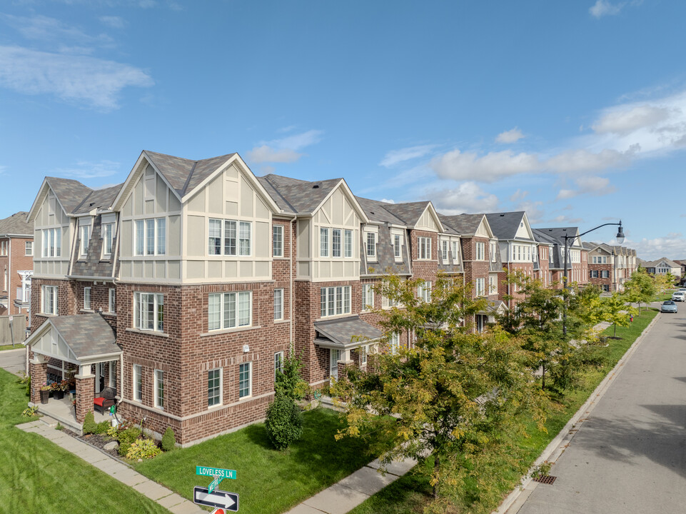 221 Remembrance Rd in Brampton, ON - Building Photo