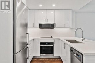 180 George St in Ottawa, ON - Building Photo - Building Photo