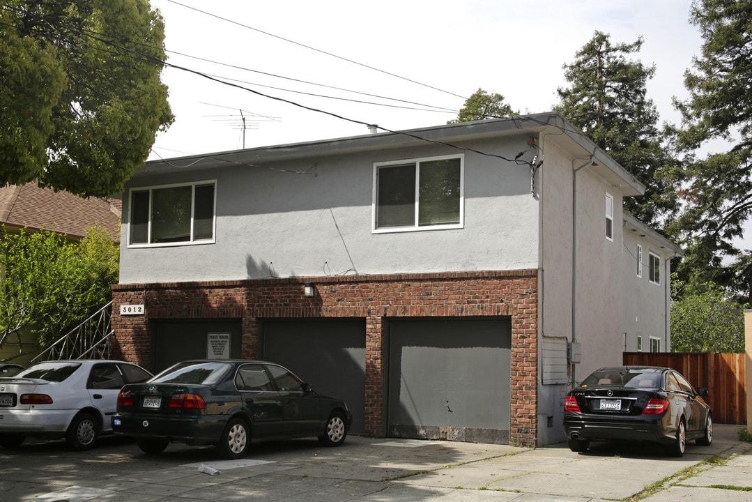 3012 Deakin St in Berkeley, CA - Building Photo