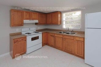 4525 W Paris St in Tampa, FL - Building Photo - Building Photo