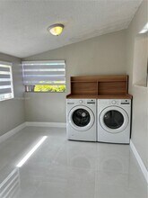 9450 SW 181st Terrace in Palmetto Bay, FL - Building Photo - Building Photo