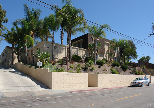 Highland Apartments in La Mesa, CA - Building Photo - Building Photo