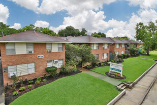 Courtyards at Braes Manor Apartments