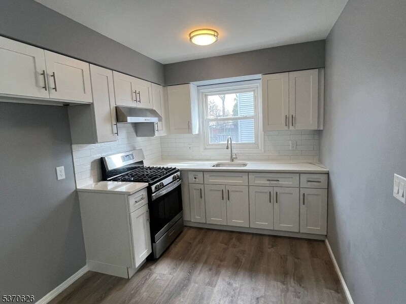 17 Hayes Ave in Elizabeth, NJ - Building Photo