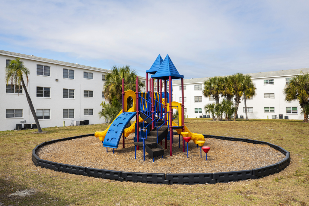The Landings at Crystal Cove Apartments in Bradenton, FL