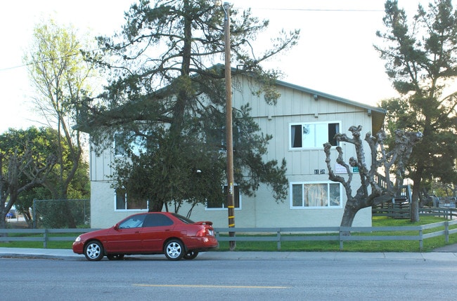 8150-8170 Church St in Gilroy, CA - Building Photo - Building Photo