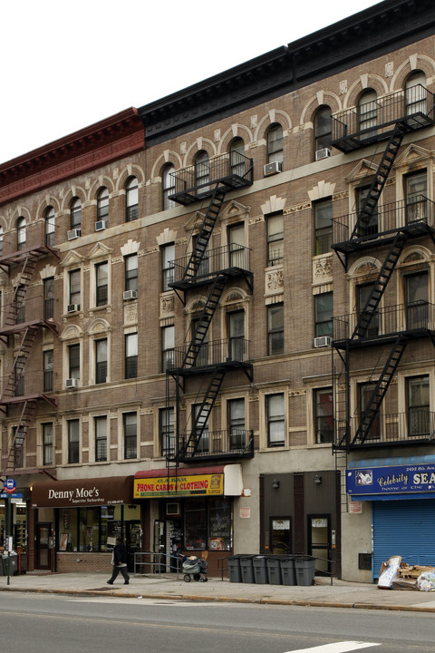 2494 Frederick Douglass Blvd in New York, NY - Foto de edificio