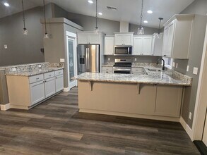 213 Ken Canyon Rd in Grants Pass, OR - Building Photo - Building Photo