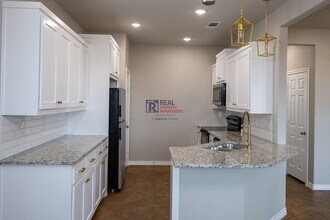 1027 County Rd 327 in Glen Rose, TX - Building Photo - Building Photo