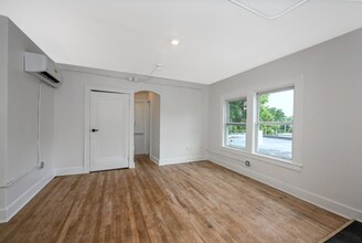 1384 W 83rd St, Unit 406 in Cleveland, OH - Building Photo - Building Photo