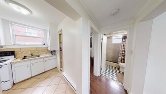 50 LeslieUnit 3 in Moncton, NB - Building Photo