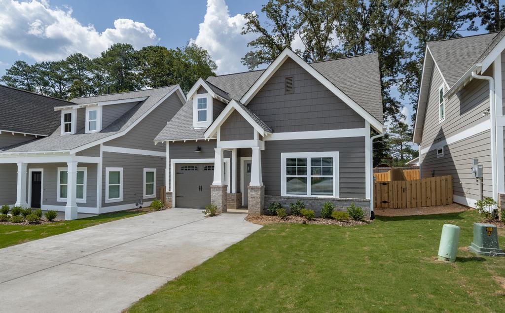 140 Patton Way in Hoover, AL - Building Photo