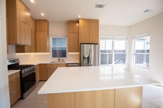 1913 Littlefield St in Austin, TX - Building Photo - Building Photo