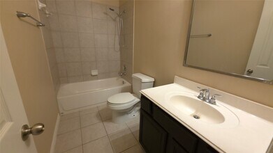 24503 Lakecrest Bend Dr in Katy, TX - Building Photo - Building Photo