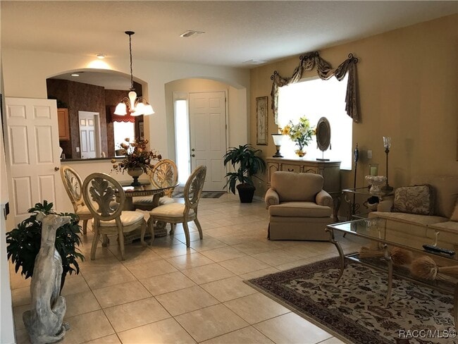 property at 1716 W Lago Lp