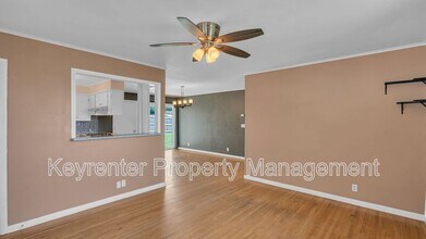 1055 N Cedar Ave in Sand Springs, OK - Building Photo - Building Photo