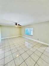 5015 Lee Blvd in Lehigh Acres, FL - Foto de edificio - Building Photo