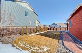 26891 E Byers Ave in Aurora, CO - Building Photo - Building Photo