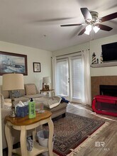 1517 Regency Rd in Gulf Shores, AL - Foto de edificio - Building Photo