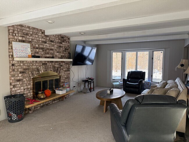 8041 Pennsylvania Rd in Bloomington, MN - Building Photo - Building Photo