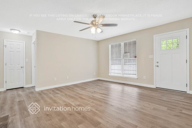 282 Seals Dr in Dallas, GA - Foto de edificio - Building Photo