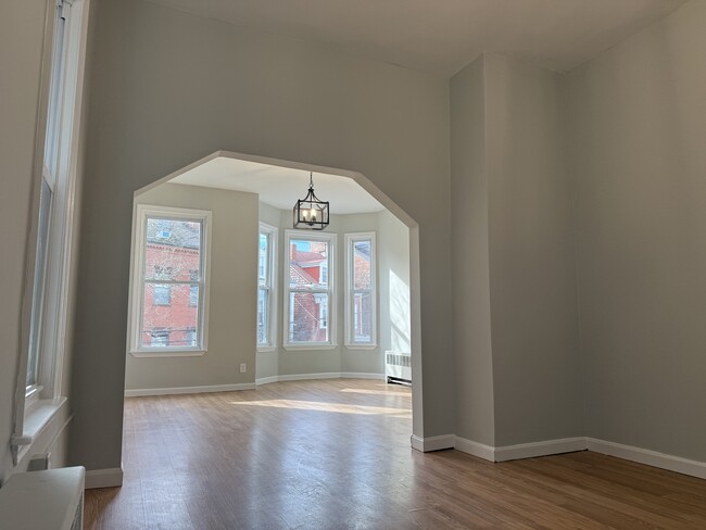 246 Webster St, Unit #2 in Boston, MA - Building Photo - Building Photo