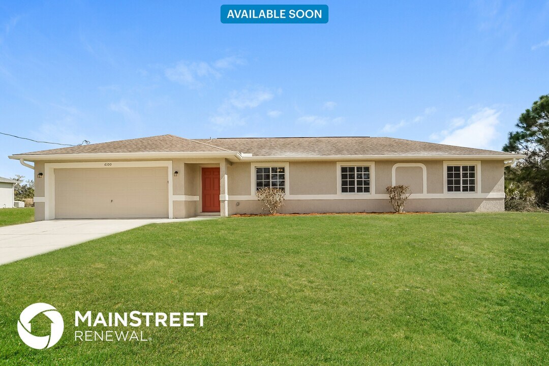 6100 Deer Run Rd in North Port, FL - Building Photo