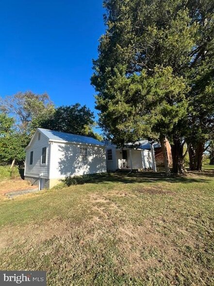 7606 Woodyard Rd in Clinton, MD - Foto de edificio - Building Photo