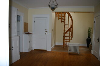 306 Prospect St, Unit 2 in Manchester, NH - Foto de edificio - Building Photo